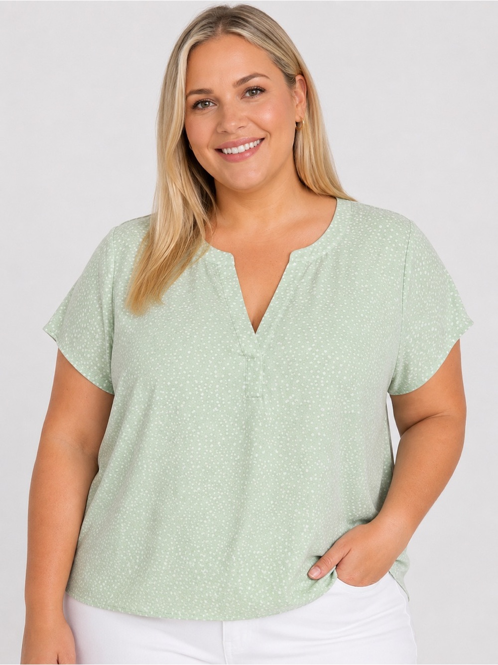 Torrid Women’s Plus-Size 2X Mint Green and White Polka Dot V-Neck Flowy Blouse